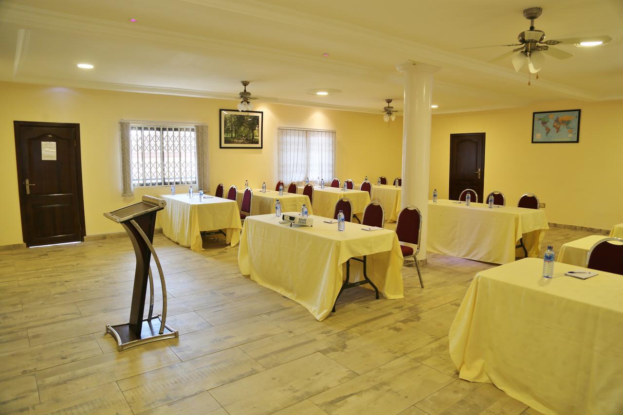 Eden Vale Hotel Ajiringano ภายนอก รูปภาพ