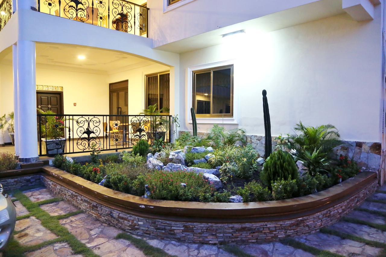 Eden Vale Hotel Ajiringano ภายนอก รูปภาพ