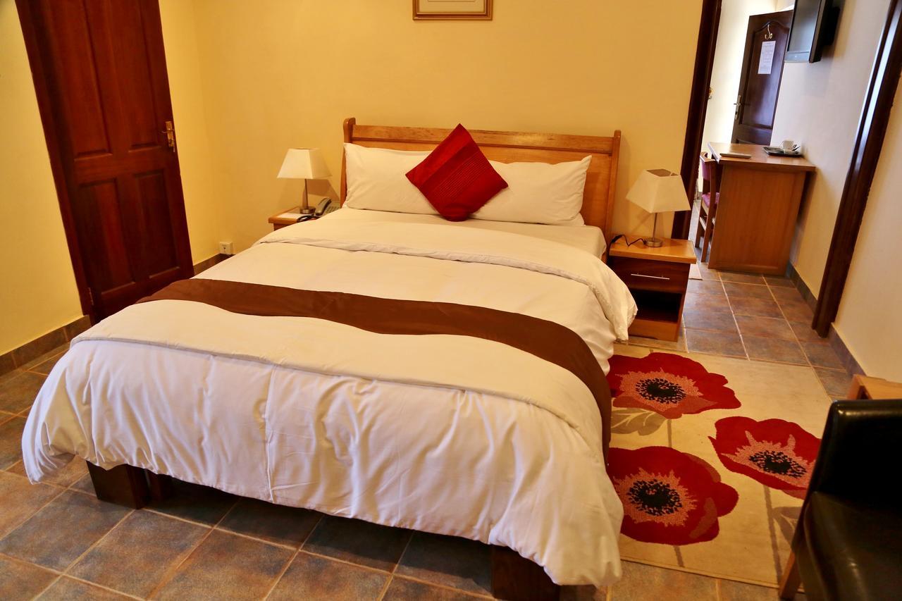 Eden Vale Hotel Ajiringano ภายนอก รูปภาพ