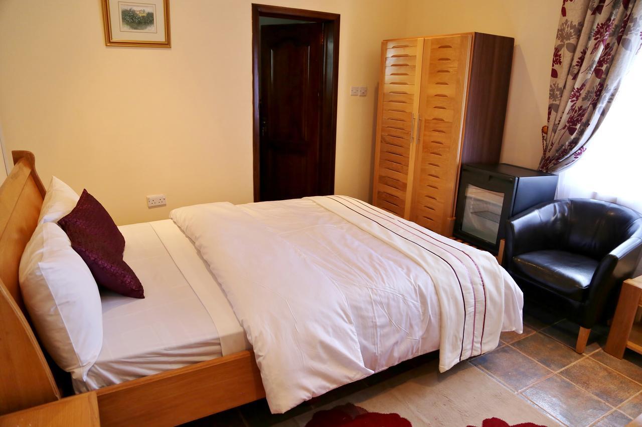 Eden Vale Hotel Ajiringano ภายนอก รูปภาพ