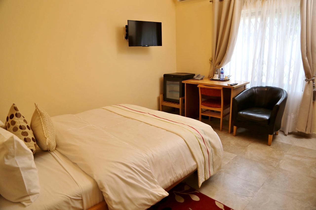 Eden Vale Hotel Ajiringano ภายนอก รูปภาพ