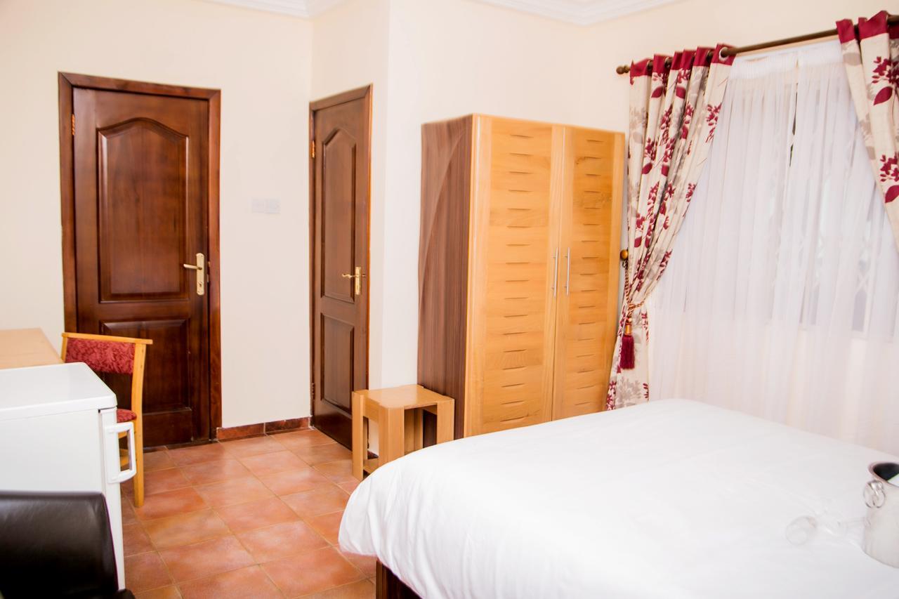 Eden Vale Hotel Ajiringano ภายนอก รูปภาพ