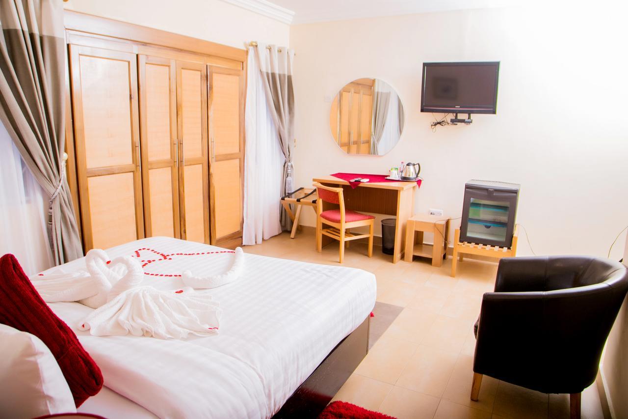 Eden Vale Hotel Ajiringano ภายนอก รูปภาพ