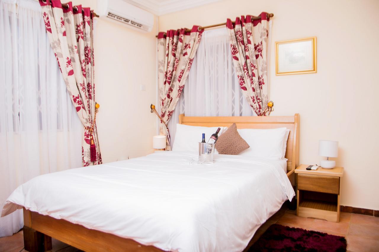 Eden Vale Hotel Ajiringano ภายนอก รูปภาพ