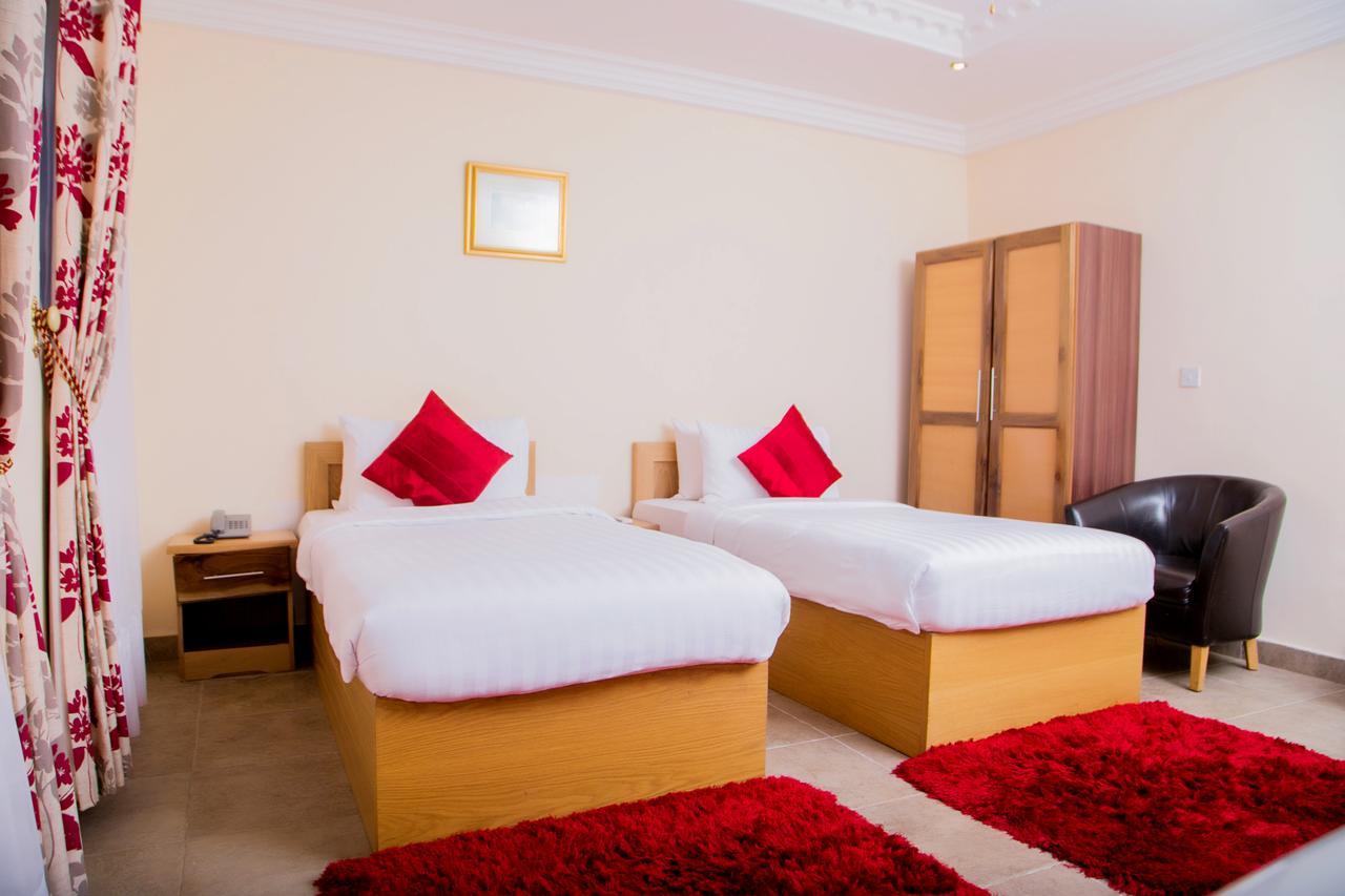 Eden Vale Hotel Ajiringano ภายนอก รูปภาพ