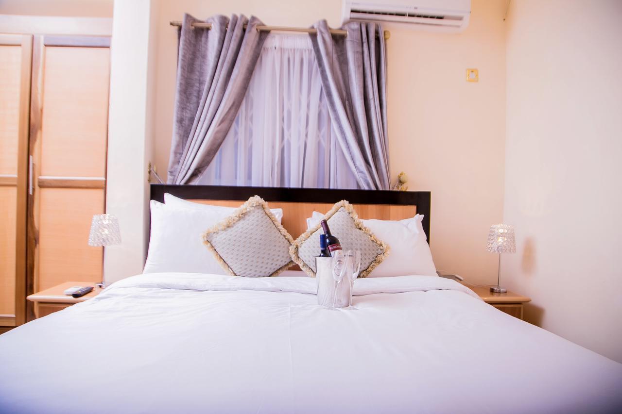 Eden Vale Hotel Ajiringano ภายนอก รูปภาพ