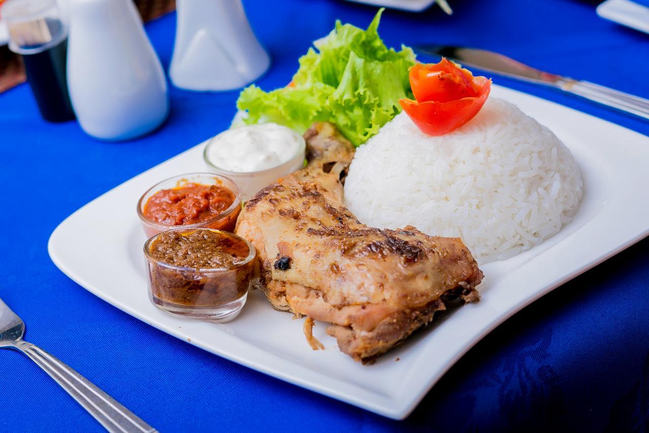Eden Vale Hotel Ajiringano ภายนอก รูปภาพ