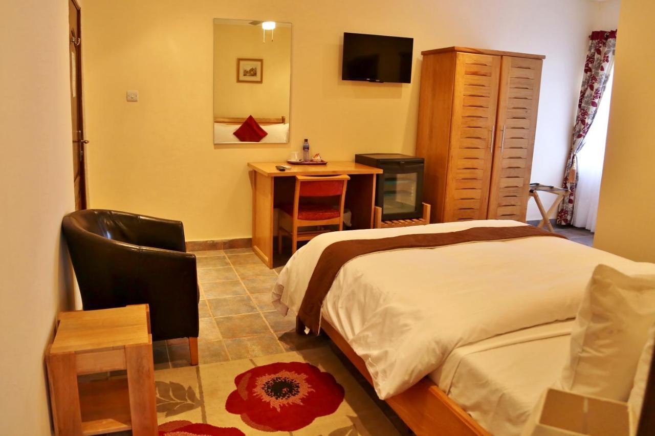 Eden Vale Hotel Ajiringano ภายนอก รูปภาพ